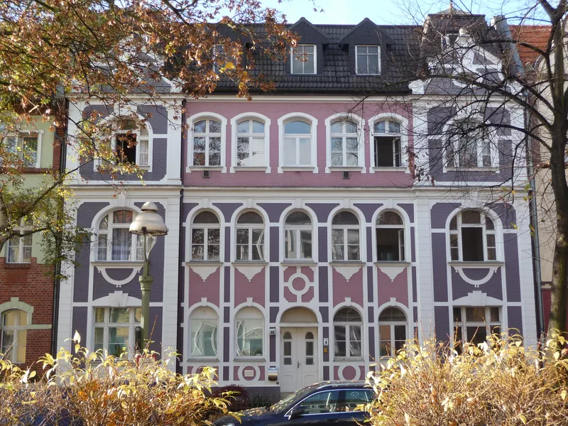 Borsigwalde - schöne sanierte 3 Zimmer Altbauwohnung — photo 1